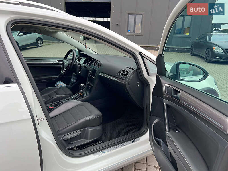 Універсал Volkswagen Golf Alltrack 2016 в Львові