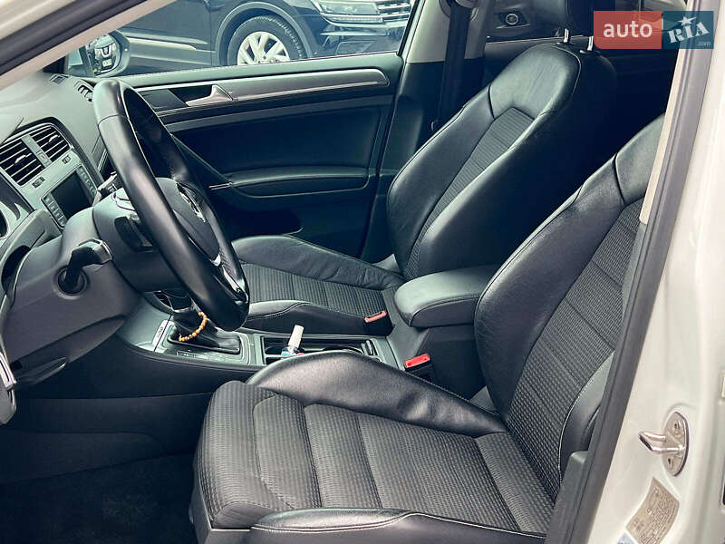 Універсал Volkswagen Golf Alltrack 2016 в Львові