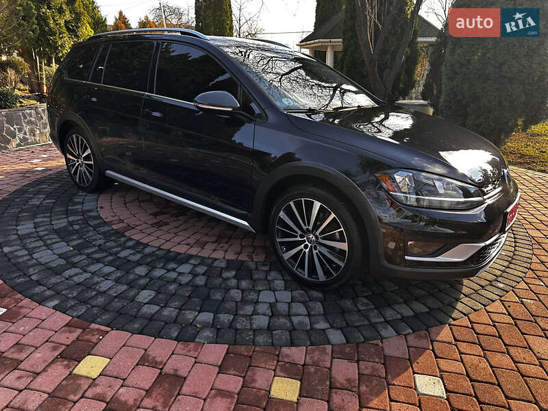 Универсал Volkswagen Golf Alltrack 2019 в Хусте