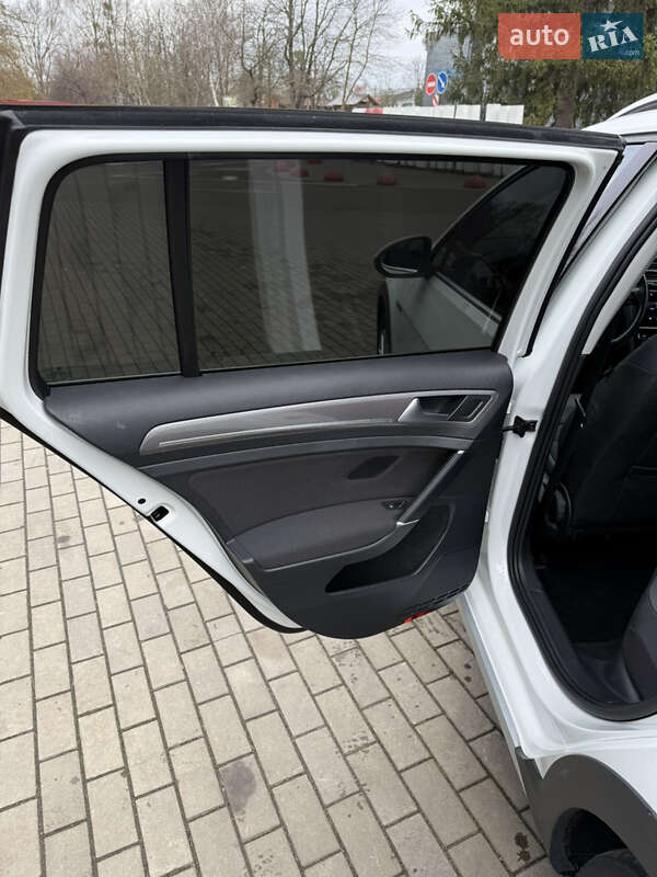 Универсал Volkswagen Golf Alltrack 2020 в Луцке фото 20 Универсал Volkswagen Golf Alltrack 2020 в Луцке