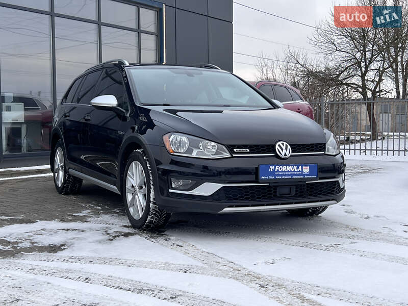 Универсал Volkswagen Golf Alltrack 2017 в Нововолынске