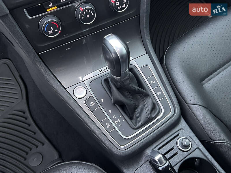 Универсал Volkswagen Golf Alltrack 2017 в Нововолынске