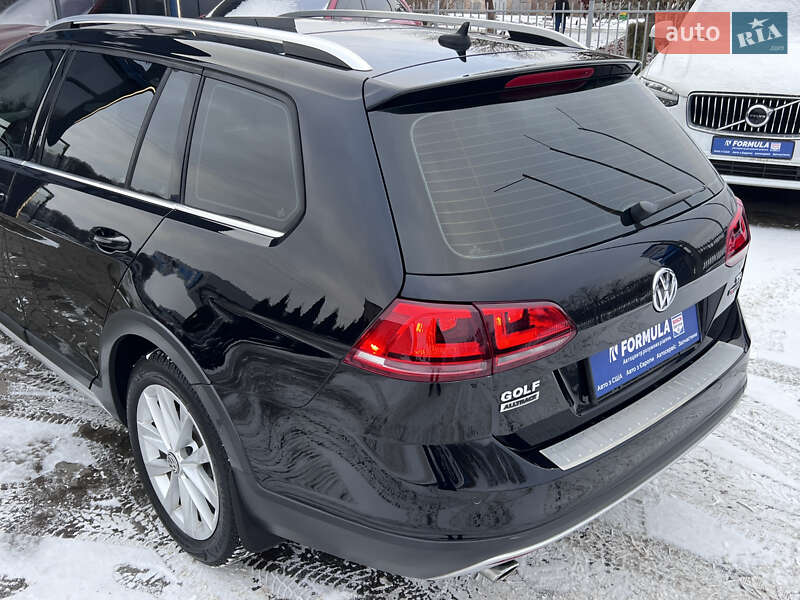 Универсал Volkswagen Golf Alltrack 2017 в Нововолынске