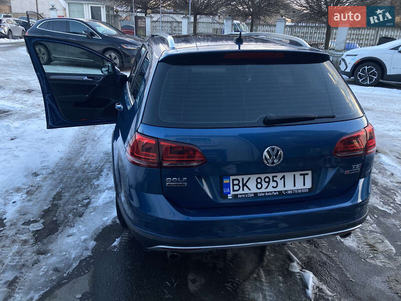 Универсал Volkswagen Golf Alltrack 2017 в Ровно