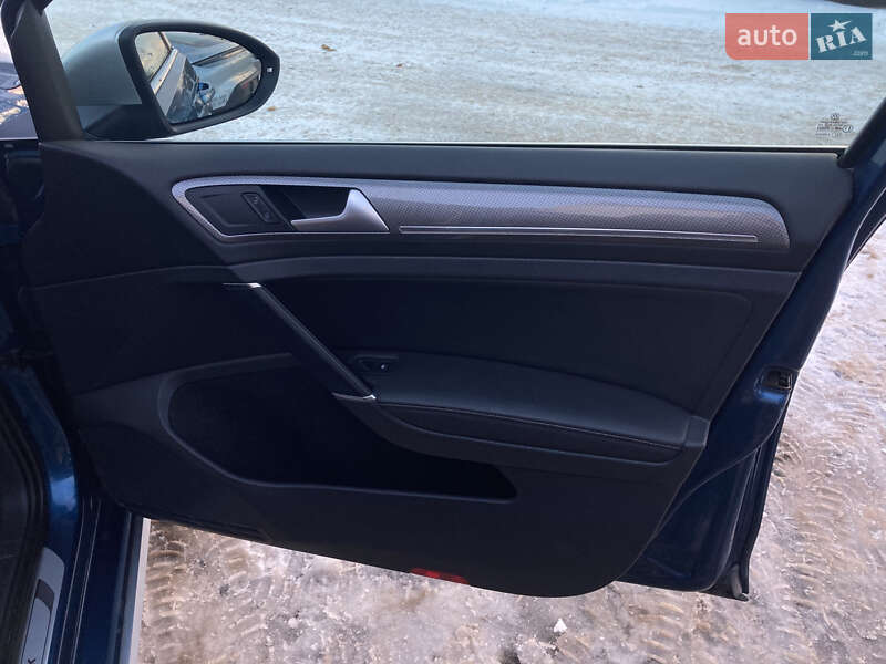 Универсал Volkswagen Golf Alltrack 2017 в Ровно