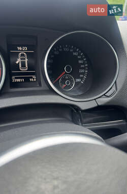 Хэтчбек Volkswagen Golf GTD 2011 в 