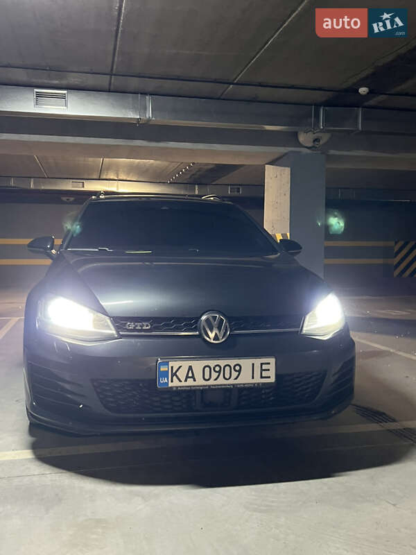 Універсал Volkswagen Golf GTD 2015 в 