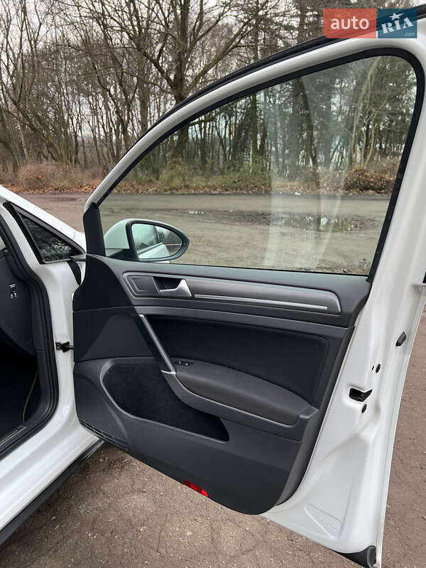 Универсал Volkswagen Golf GTD 2017 в Львове фото 23 Универсал Volkswagen Golf GTD 2017 в Львове