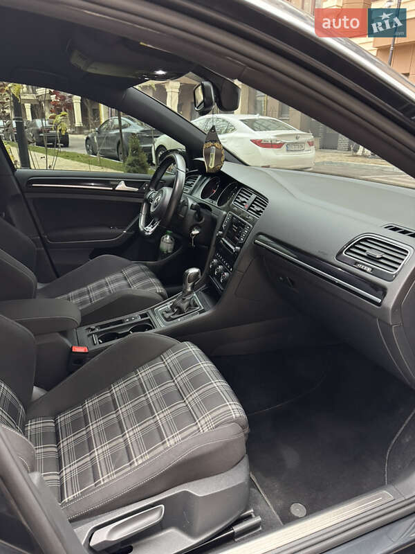 Универсал Volkswagen Golf GTD 2016 в Киеве