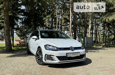 Хетчбек Volkswagen Golf GTE 2017 в Ужгороді