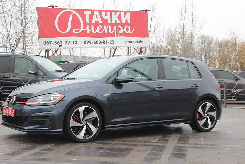 Хэтчбек Volkswagen Golf GTI 2018 в 