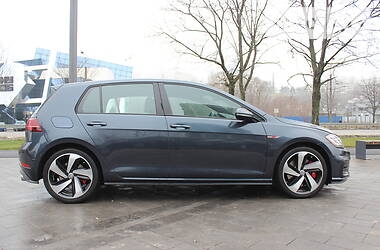 Хэтчбек Volkswagen Golf GTI 2018 в 