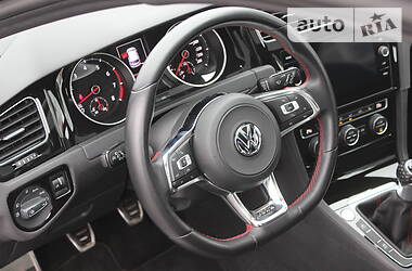 Хэтчбек Volkswagen Golf GTI 2018 в 