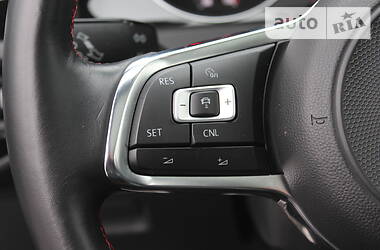 Хэтчбек Volkswagen Golf GTI 2018 в 