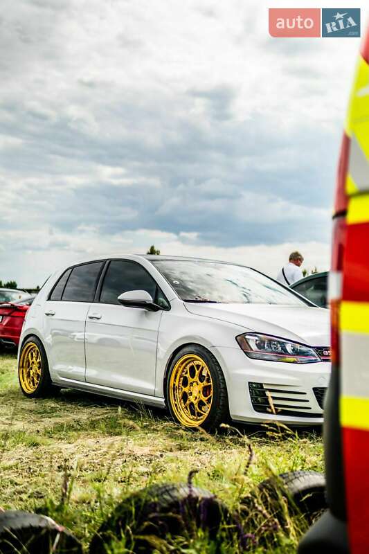 Хетчбек Volkswagen Golf GTI 2017 в Чернігові