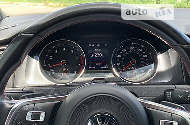 Хэтчбек Volkswagen Golf GTI 2017 в 
