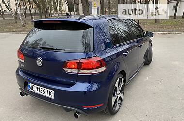 Хетчбек Volkswagen Golf GTI 2011 в 