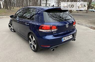Хетчбек Volkswagen Golf GTI 2011 в 