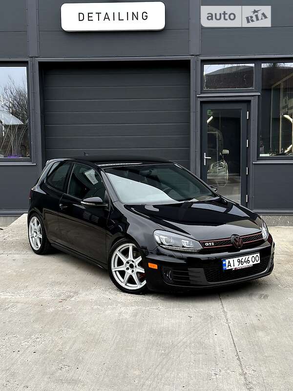 Хэтчбек Volkswagen Golf GTI 2010 в Киеве