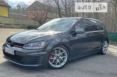 Хэтчбек Volkswagen Golf GTI 2016 в Киеве