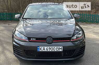 Хэтчбек Volkswagen Golf GTI 2016 в Киеве