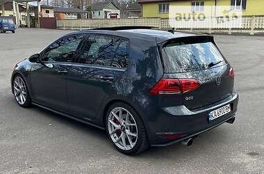 Хэтчбек Volkswagen Golf GTI 2016 в Киеве