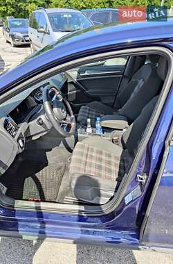 Хетчбек Volkswagen Golf GTI 2019 в 