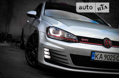 Хэтчбек Volkswagen Golf GTI 2014 в Киеве