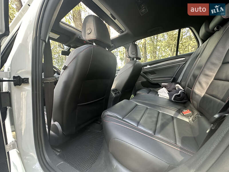 Хэтчбек Volkswagen Golf GTI 2017 в Харькове