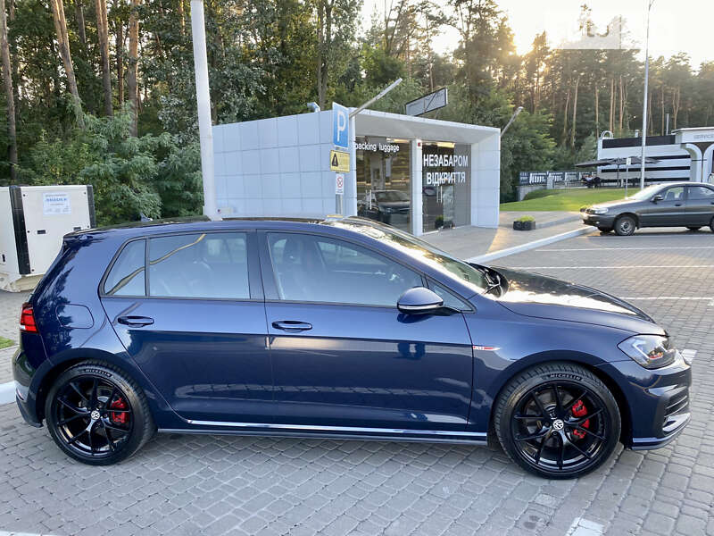 Хетчбек Volkswagen Golf GTI 2017 в Києві