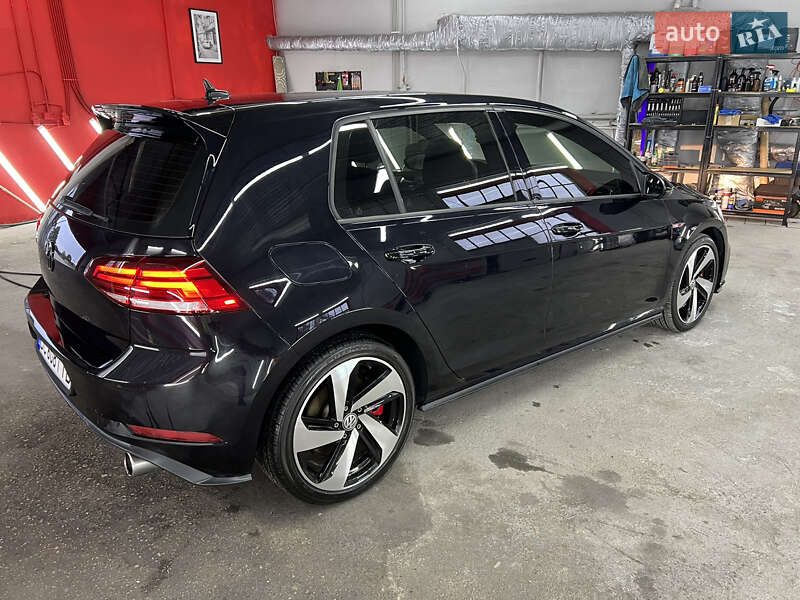Хетчбек Volkswagen Golf GTI 2020 в Львові
