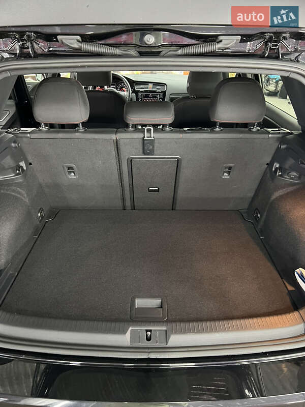 Хетчбек Volkswagen Golf GTI 2020 в Львові