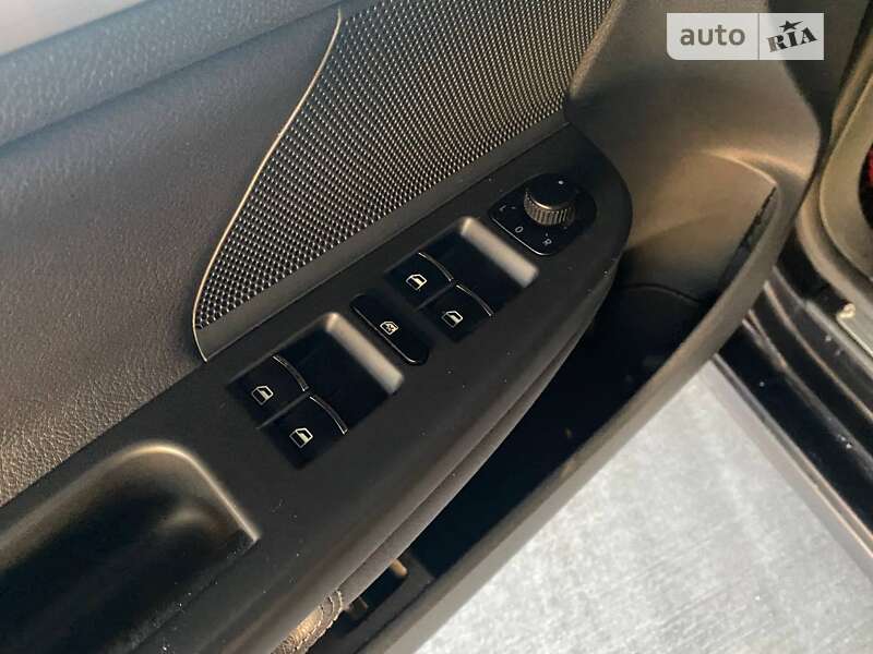 Хэтчбек Volkswagen Golf GTI 2005 в Киеве