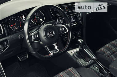 Хетчбек Volkswagen Golf GTI 2015 в 