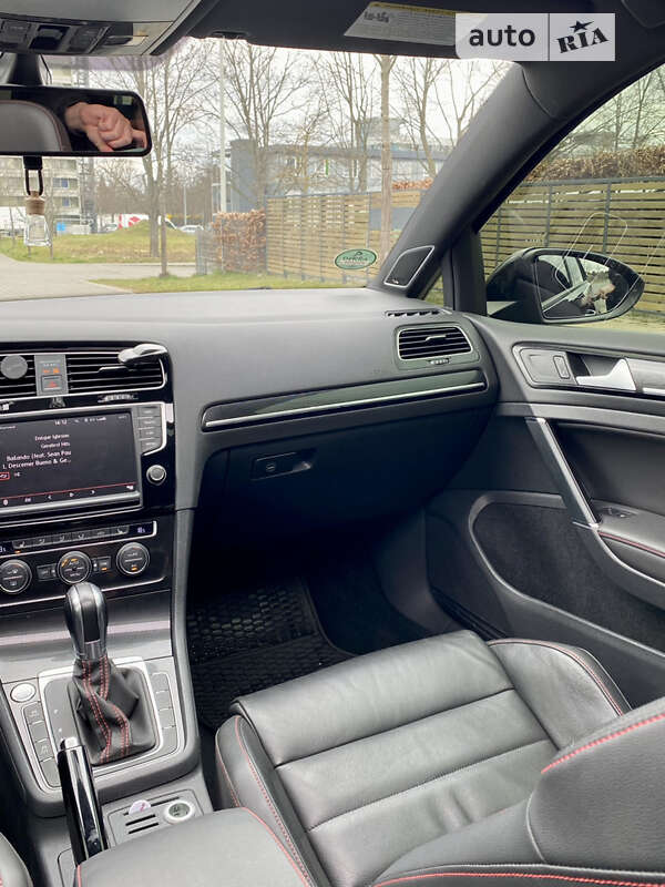 Хэтчбек Volkswagen Golf GTI 2015 в Днепре