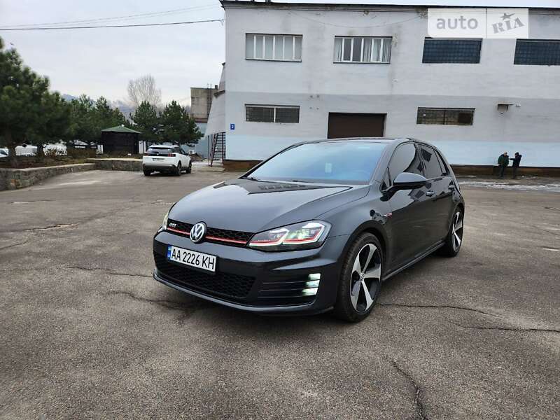 Хетчбек Volkswagen Golf GTI 2017 в Києві