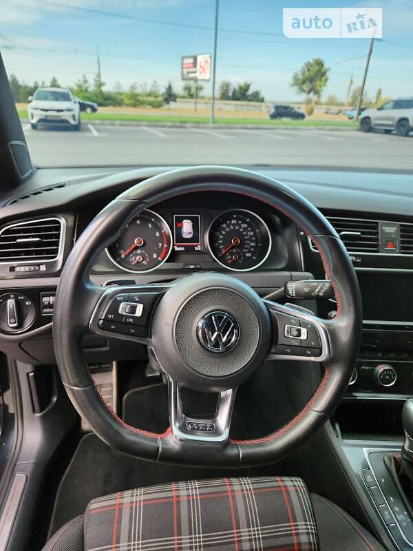 Хетчбек Volkswagen Golf GTI 2017 в Києві
