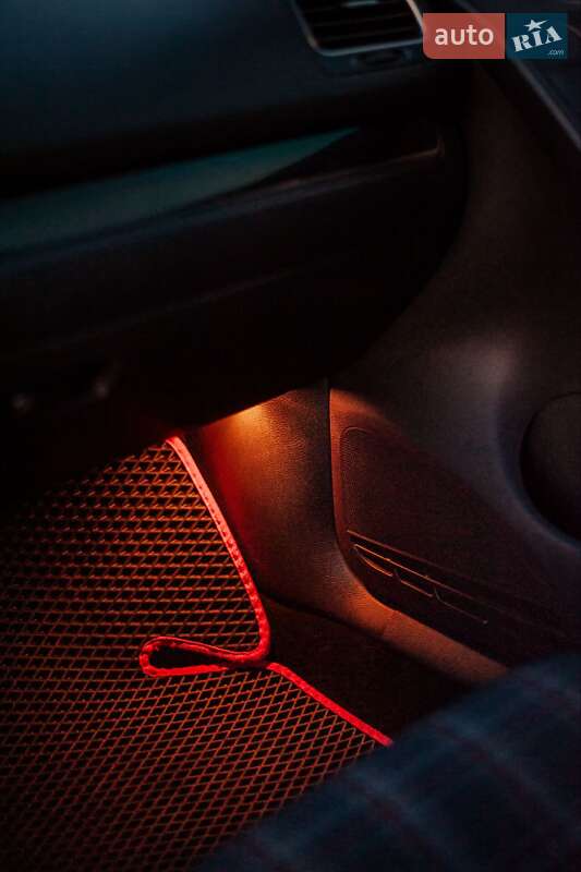 Хетчбек Volkswagen Golf GTI 2012 в Черкасах фото 41 Хетчбек Volkswagen Golf GTI 2012 в Черкасах