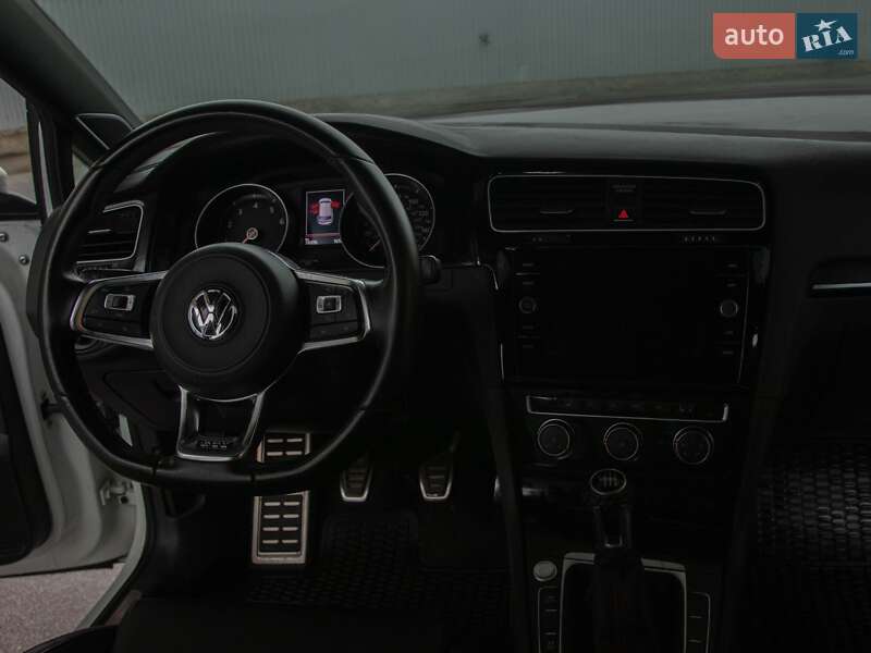 Хетчбек Volkswagen Golf GTI 2017 в Чернігові
