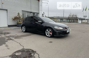 Хэтчбек Volkswagen Golf GTI 2017 в Киеве