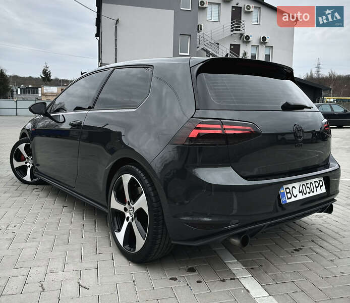 Хэтчбек Volkswagen Golf GTI 2015 в Ровно