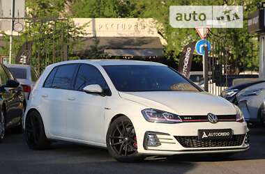 Хэтчбек Volkswagen Golf GTI 2017 в Киеве