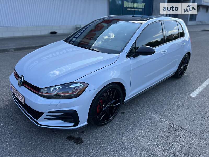 Хэтчбек Volkswagen Golf GTI 2020 в 