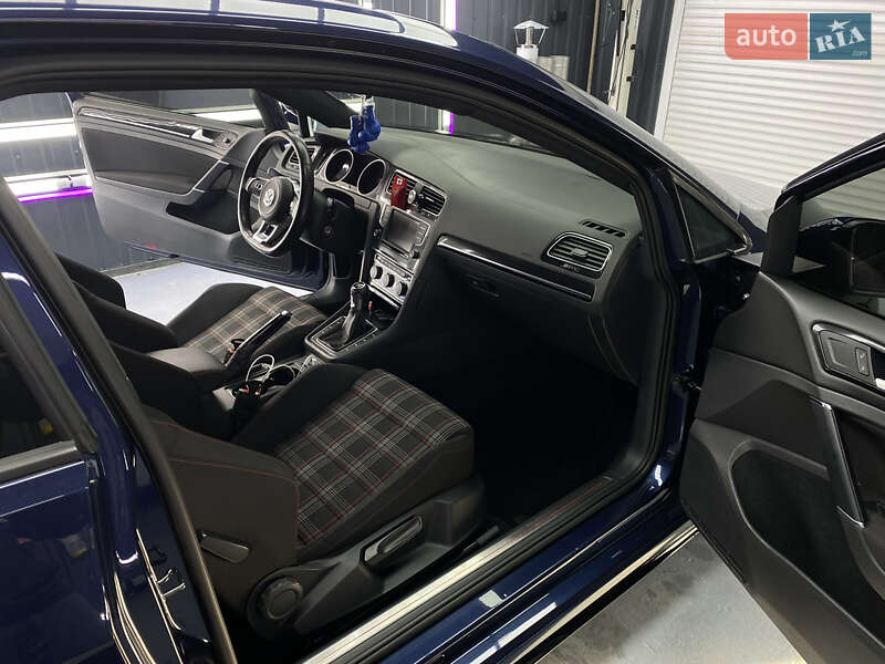 Хэтчбек Volkswagen Golf GTI 2016 в Одессе