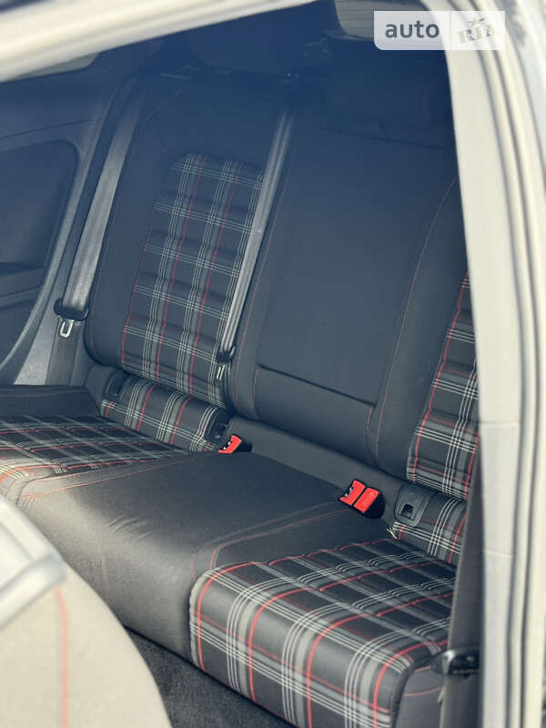 Хетчбек Volkswagen Golf GTI 2015 в Дніпрі