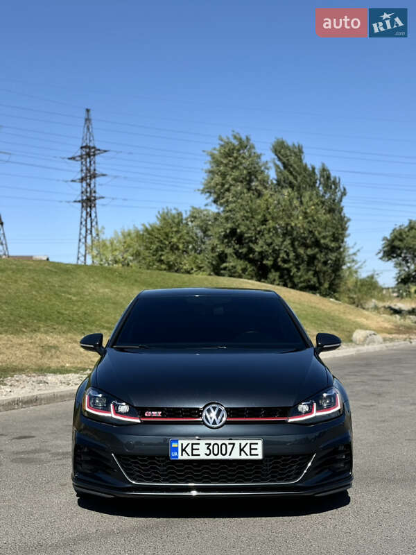Хэтчбек Volkswagen Golf GTI 2019 в Днепре