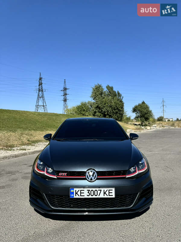 Хэтчбек Volkswagen Golf GTI 2019 в Днепре