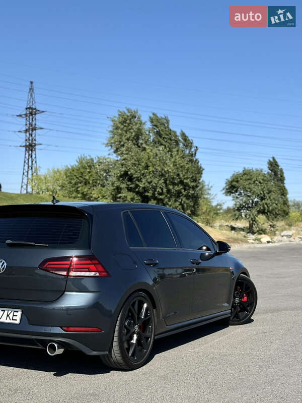 Хэтчбек Volkswagen Golf GTI 2019 в Днепре