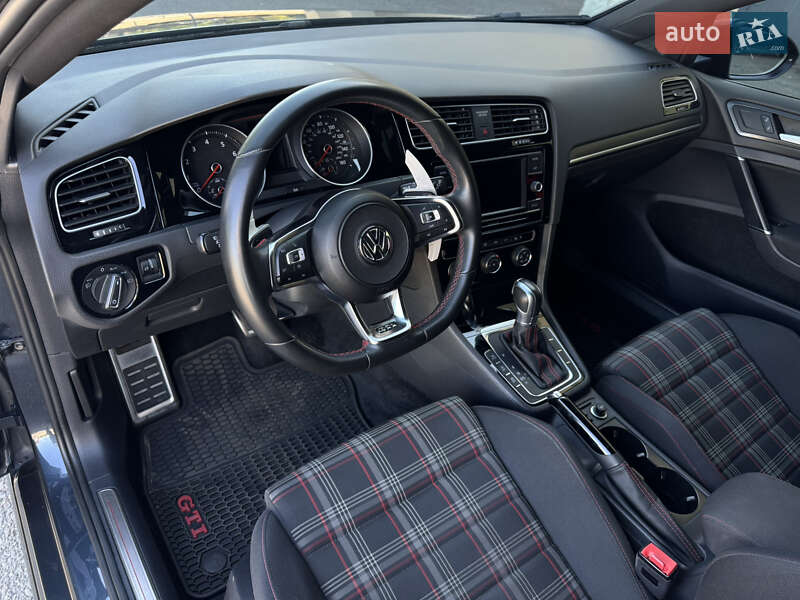 Хэтчбек Volkswagen Golf GTI 2019 в Днепре