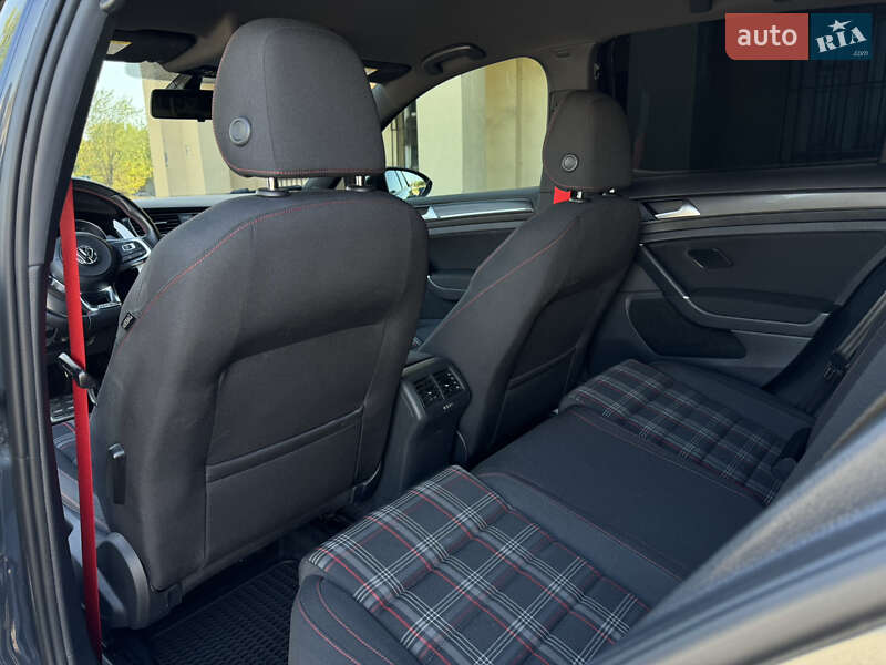 Хэтчбек Volkswagen Golf GTI 2019 в Днепре